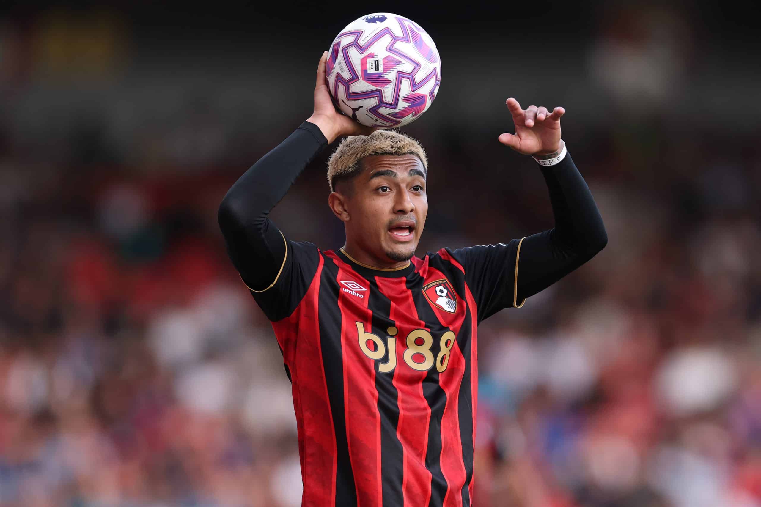 América apunta a Julián Araujo: la directiva quiere un titular