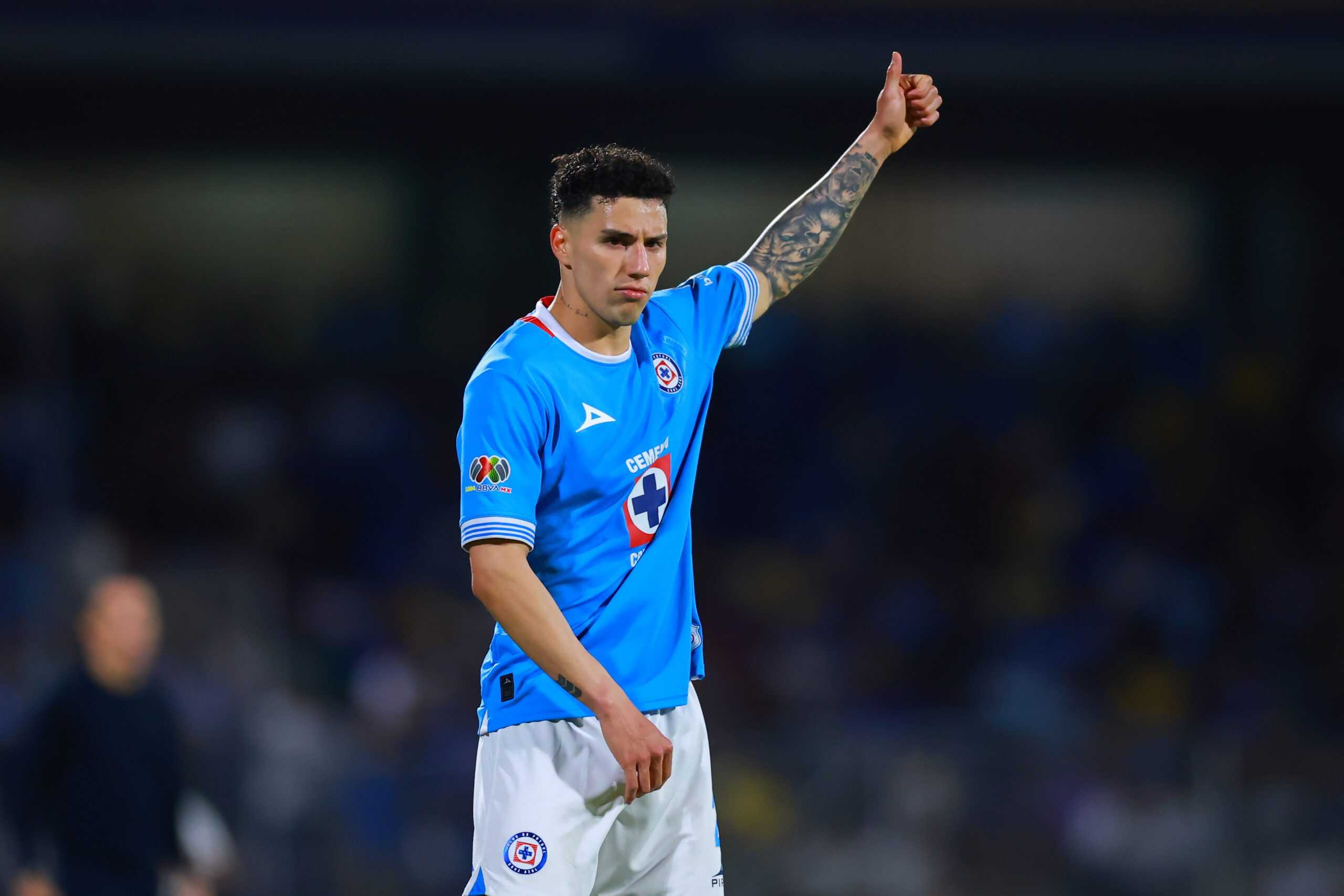 Jorge Sánchez regresaría a Europa: Cruz Azul acuerda su venta al PAOK