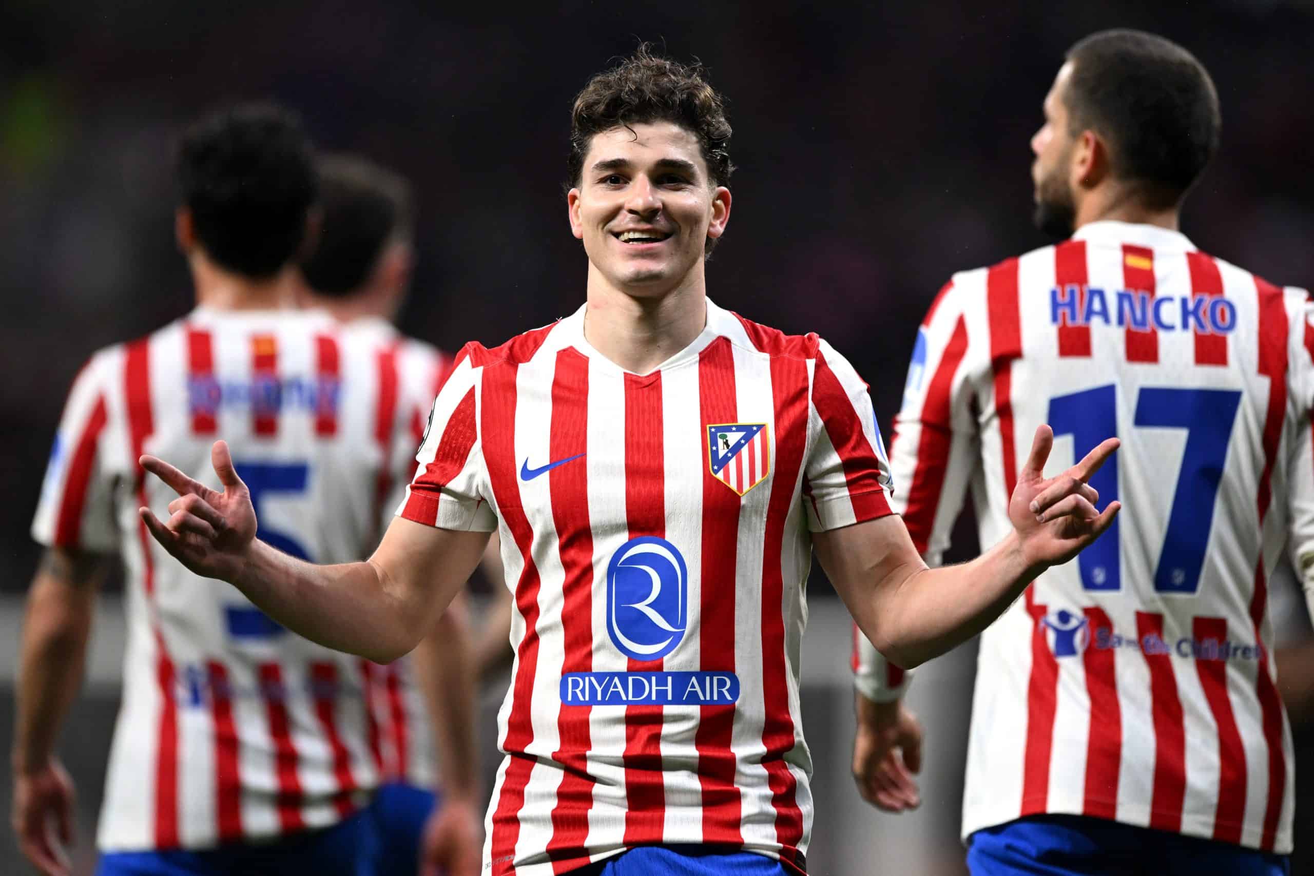 Barça y Atlético, duelo total… y Julián Álvarez en el centro del culebrón