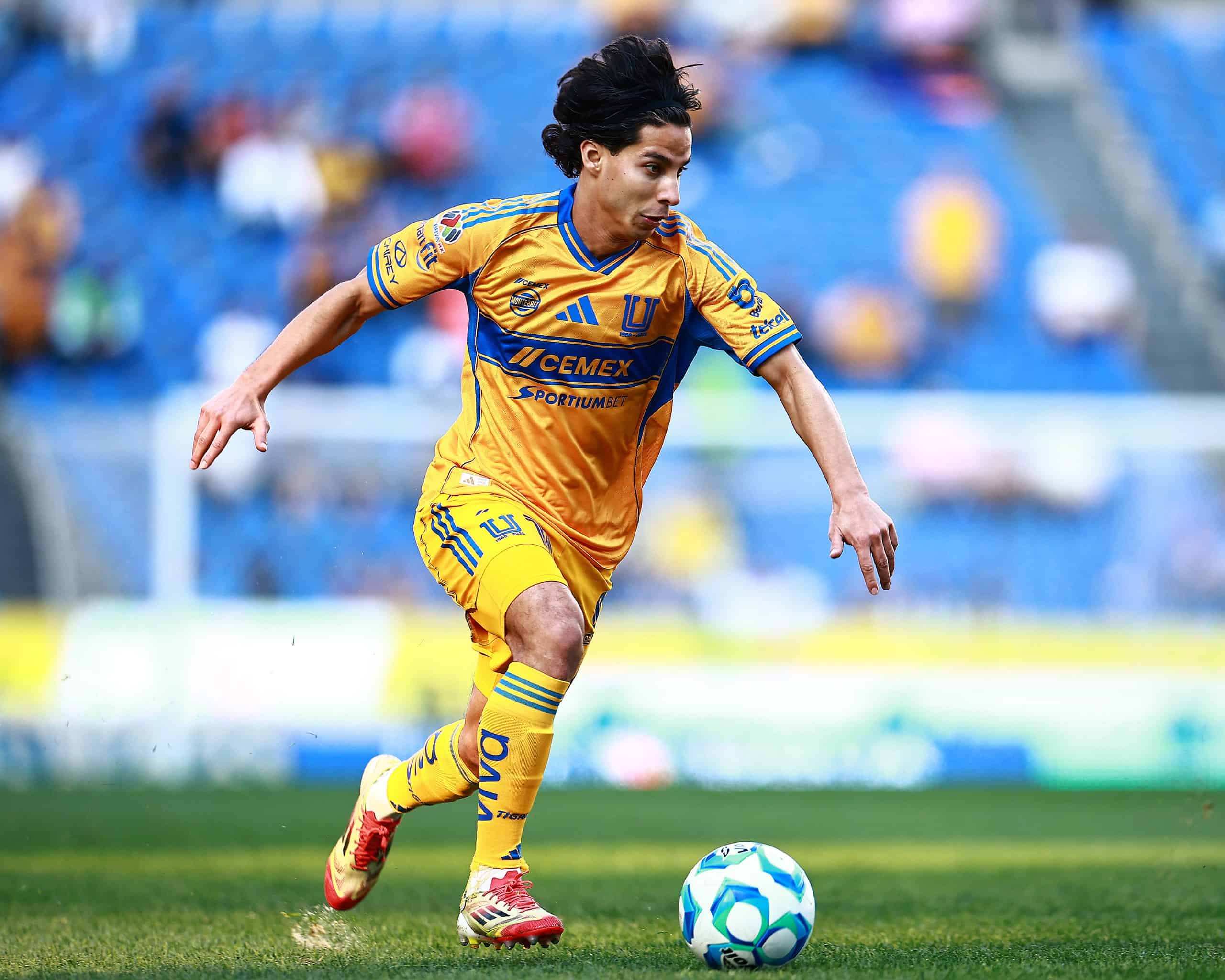 Diego Lainez admite que ir al Ajax pudo ser la mejor decisión en su carrera