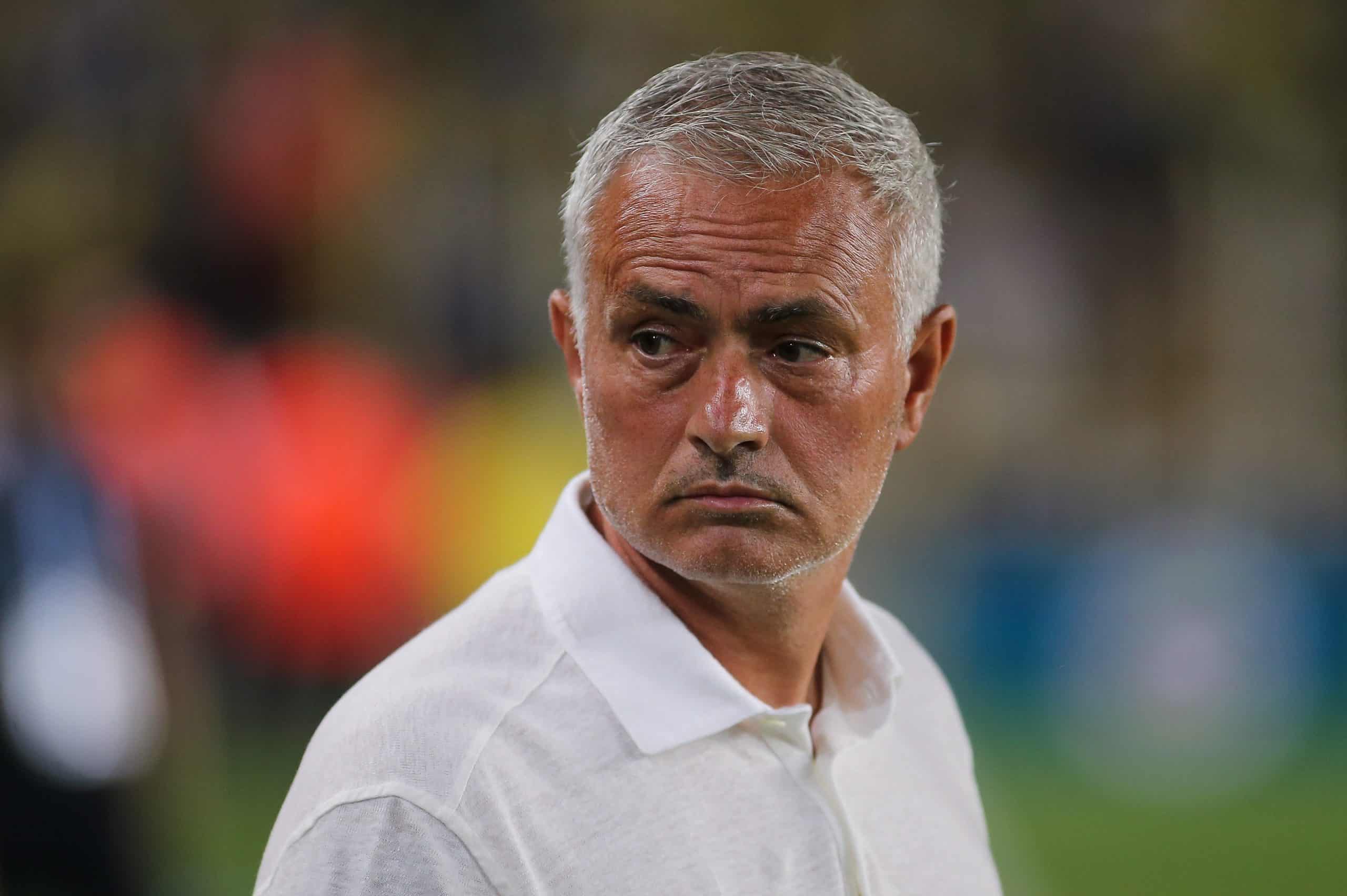 La candidatura de Enrique Riquelme enfría el anuncio de Mourinho en el Real Madrid