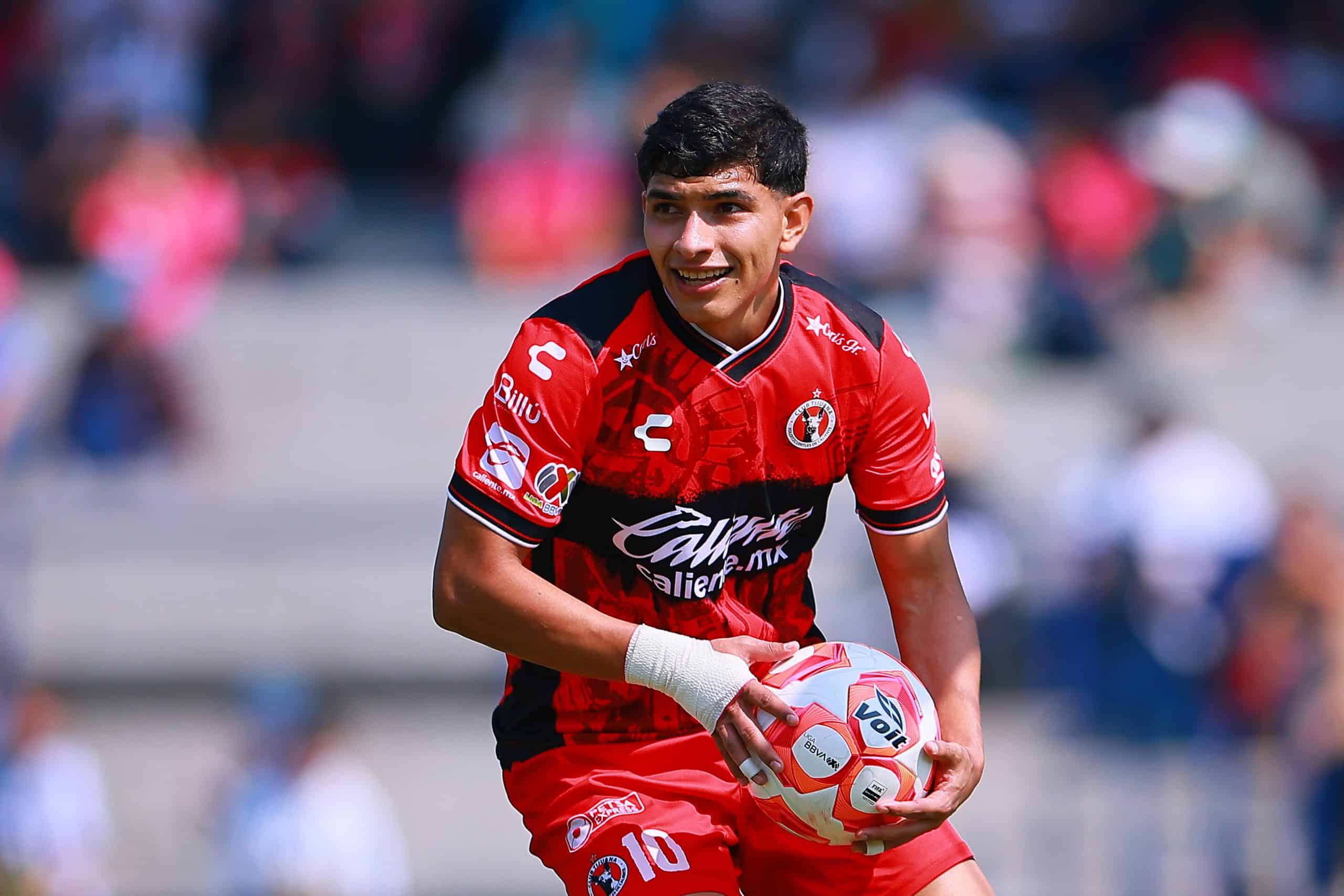 Chivas está cerca de cerrar a Kevin Castañeda como su primer refuerzo