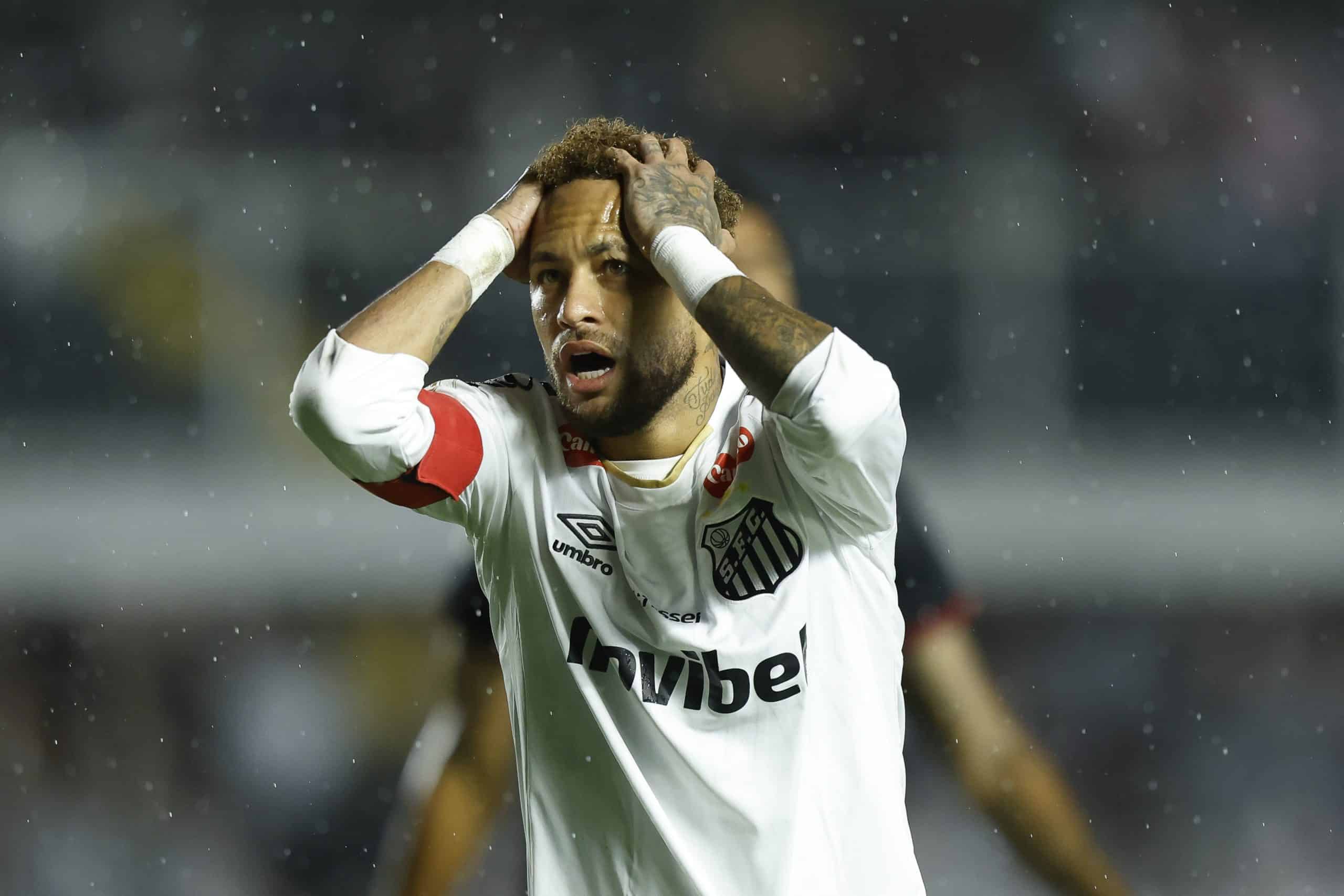Neymar llega entre dudas al Mundial y Brasil espera por su recuperación