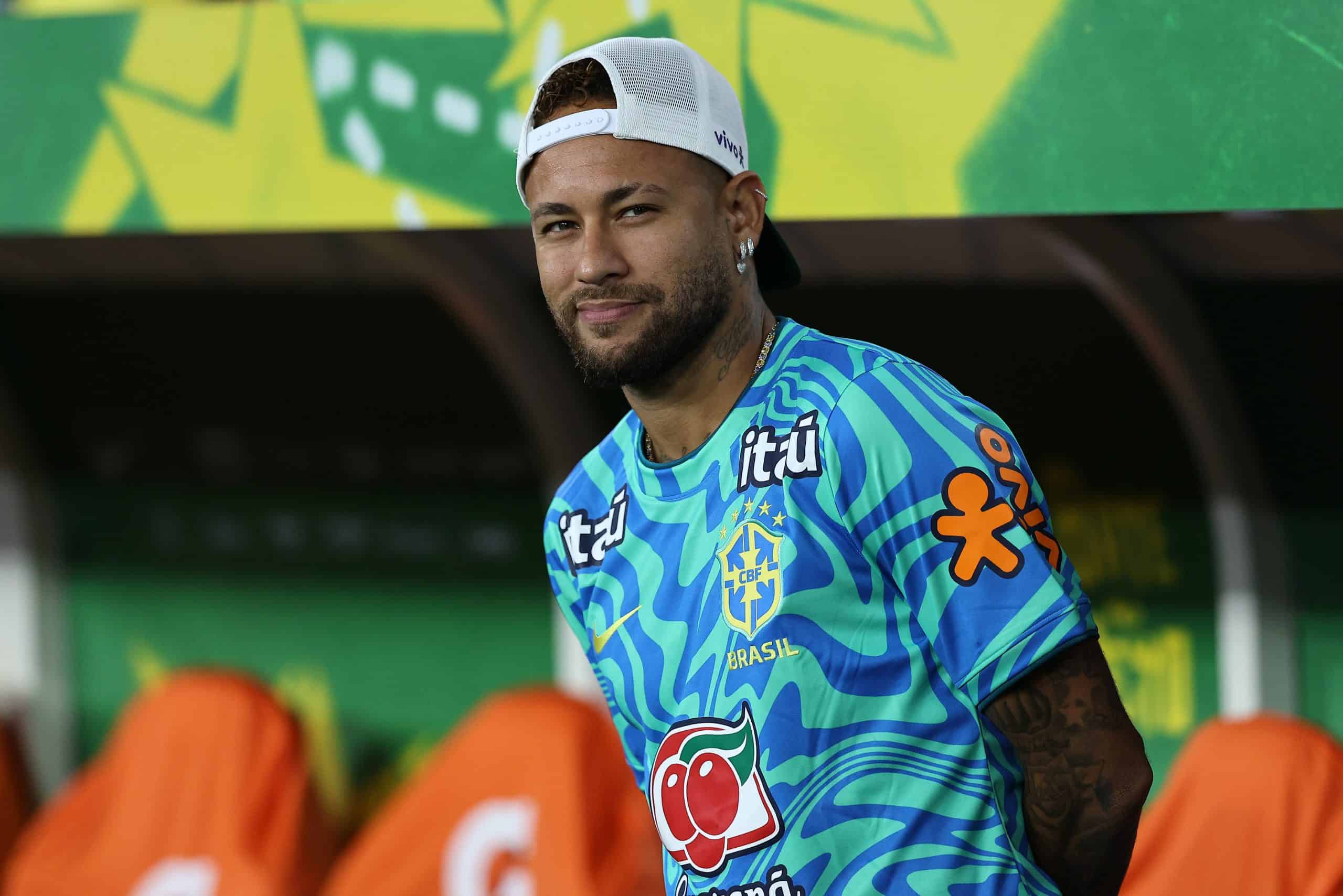 Neymar enciende las alarmas en Brasil y es duda para el debut mundialista