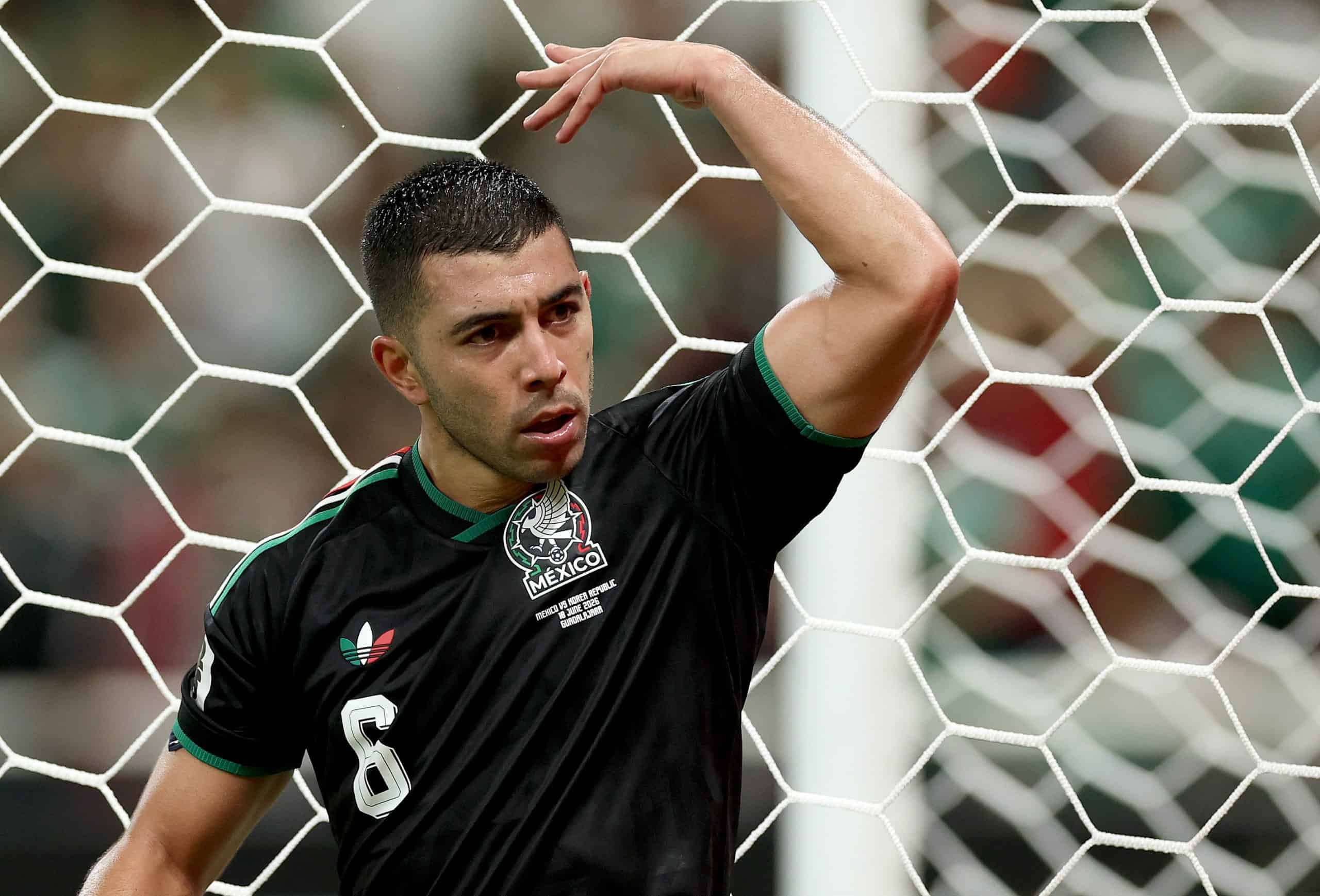 Erik Lira tiene un pie en Europa; Cruz Azul ya recibió una oferta tras su gran Mundial
