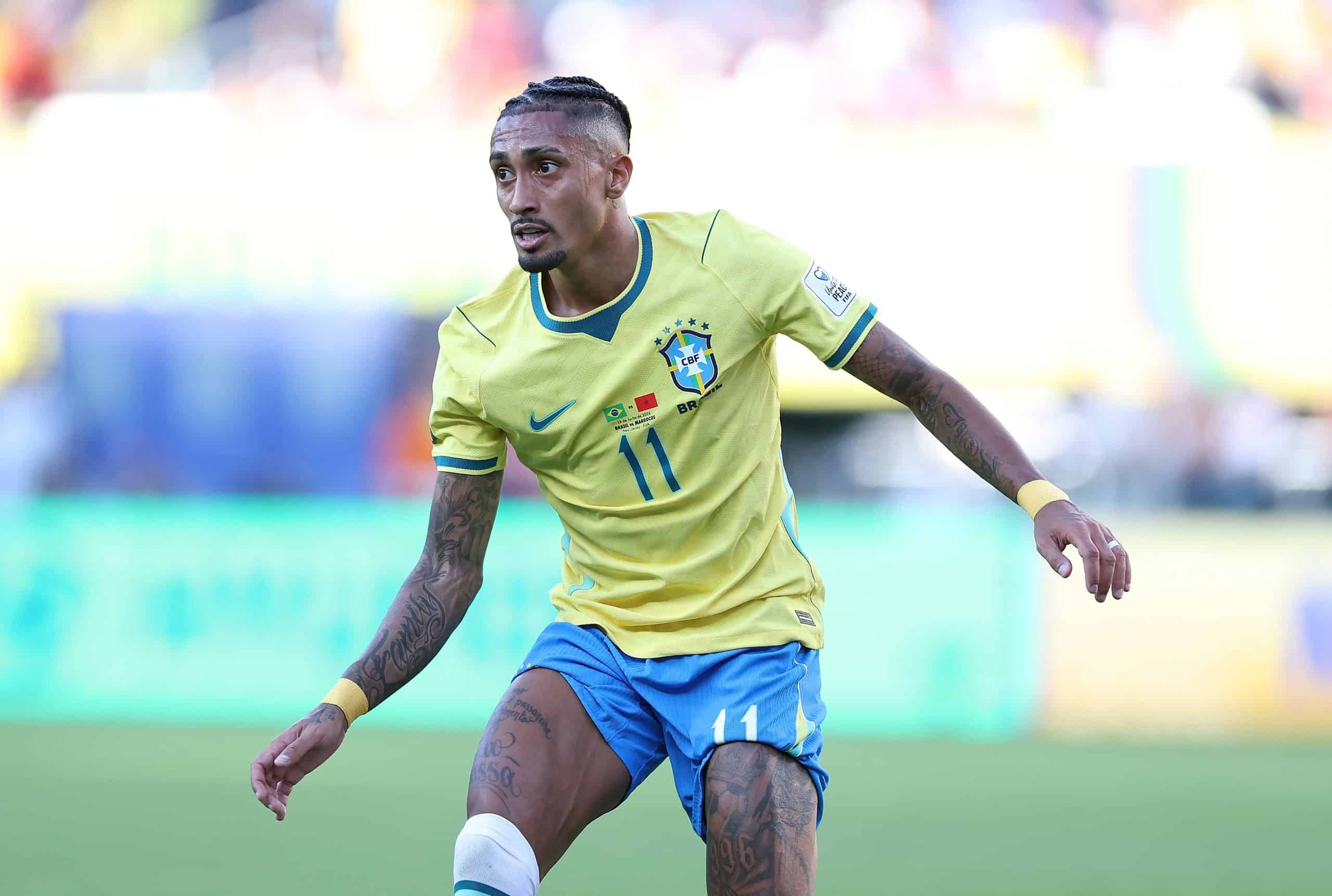 Raphinha apunta a perderse el Brasil vs Noruega; Ancelotti no arriesgaría al atacante del Barcelona