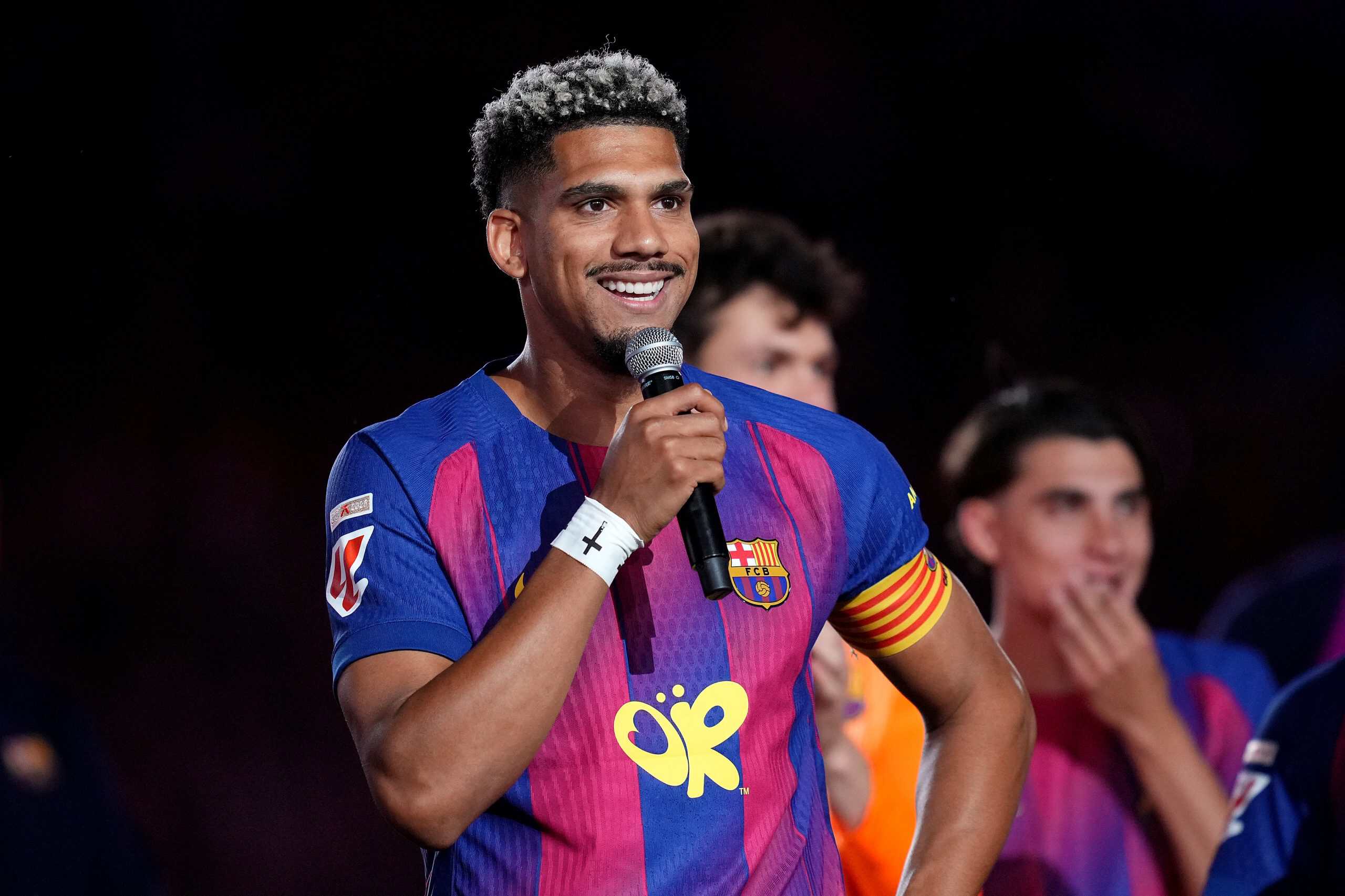 Ronald Araújo se despide del Barcelona: jugará cedido en Liverpool con opción de compra de 55 millones