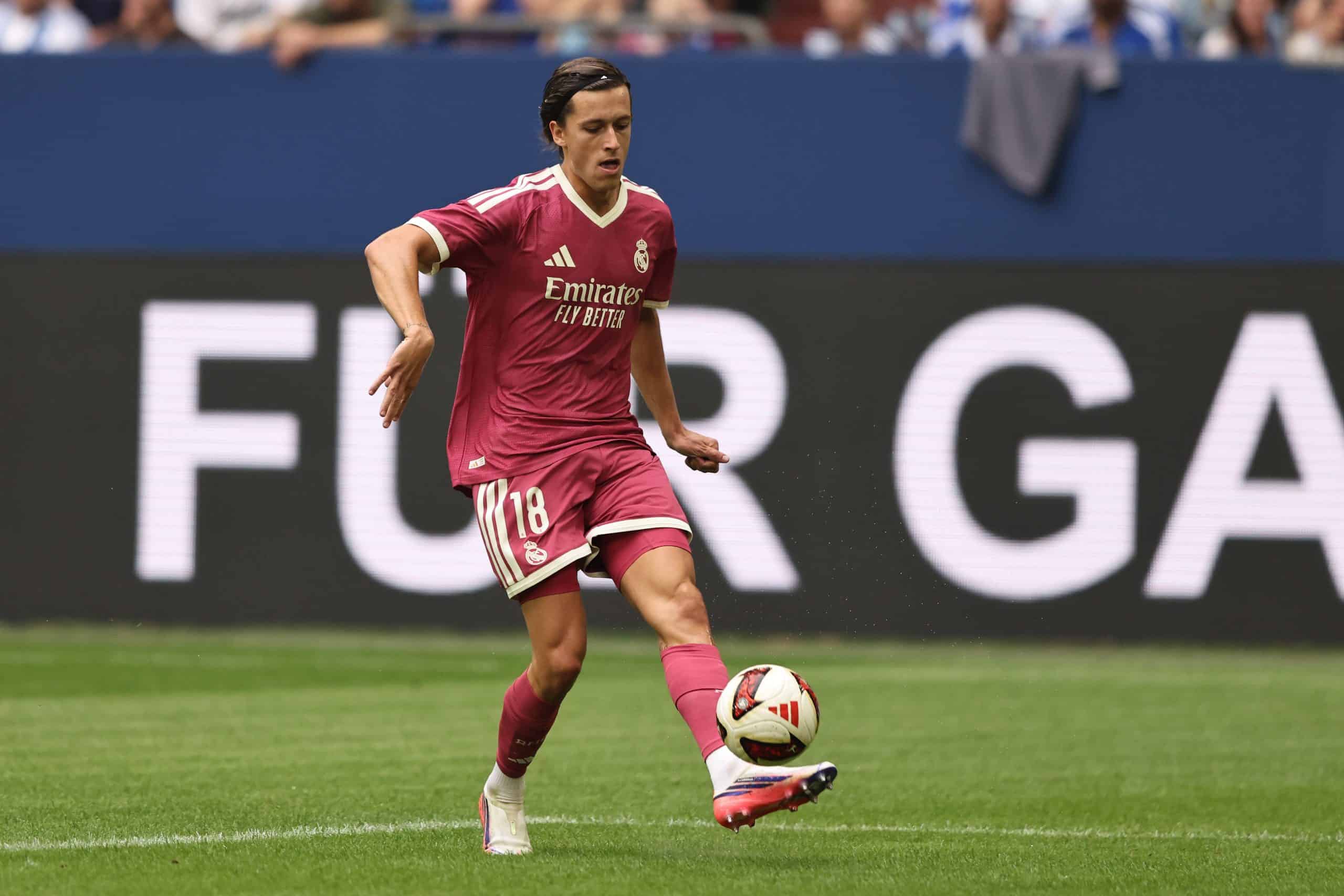 Álvaro Carreras, de ser el jugador con más minutos a tener amenazada la titularidad en el Real Madrid