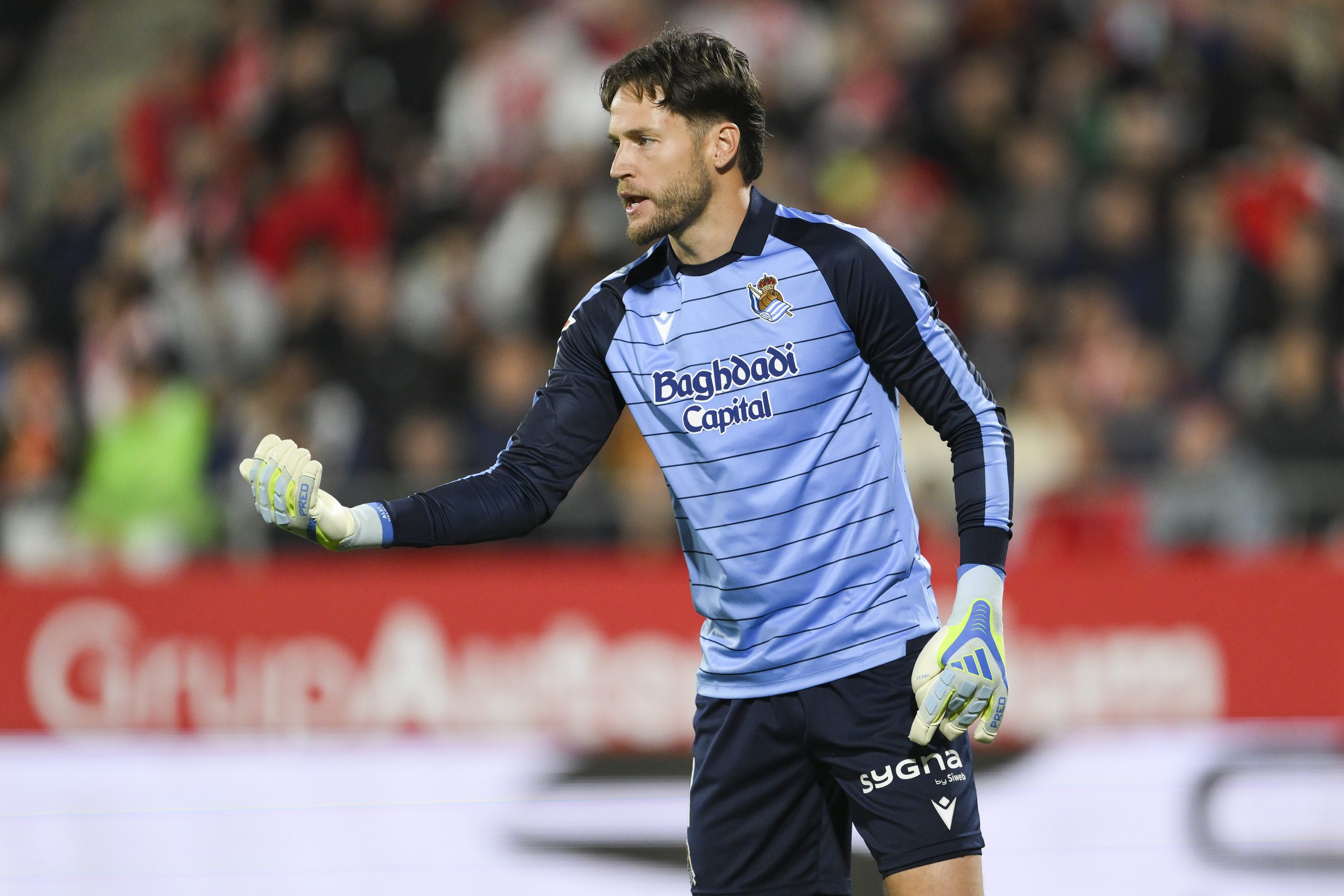 Barcelona estudia a Álex Remiro para 2027: competiría con Livakovic por el lugar de Szczesny