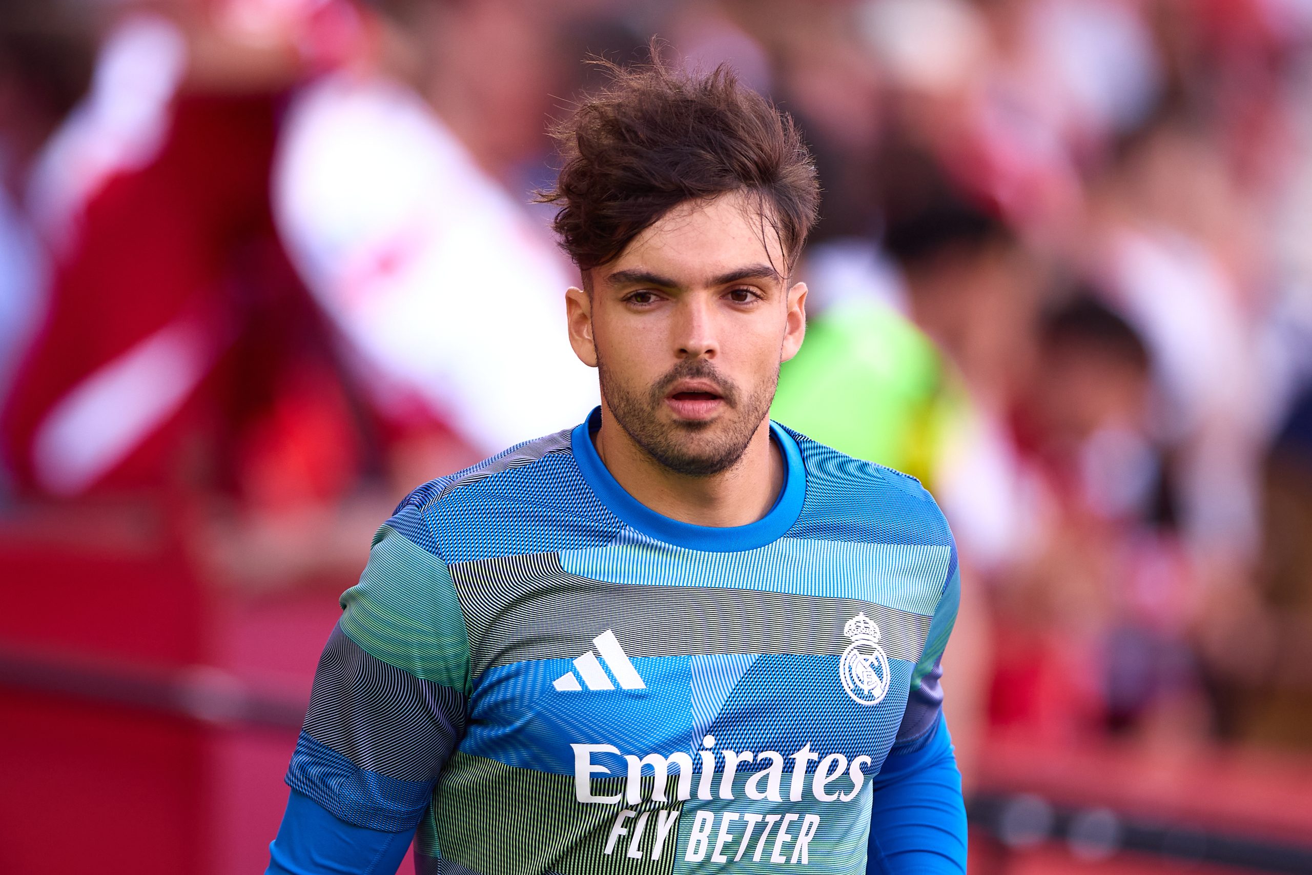Mourinho descarta a Raúl Asencio: el Real Madrid busca otro central antes del cierre del mercado