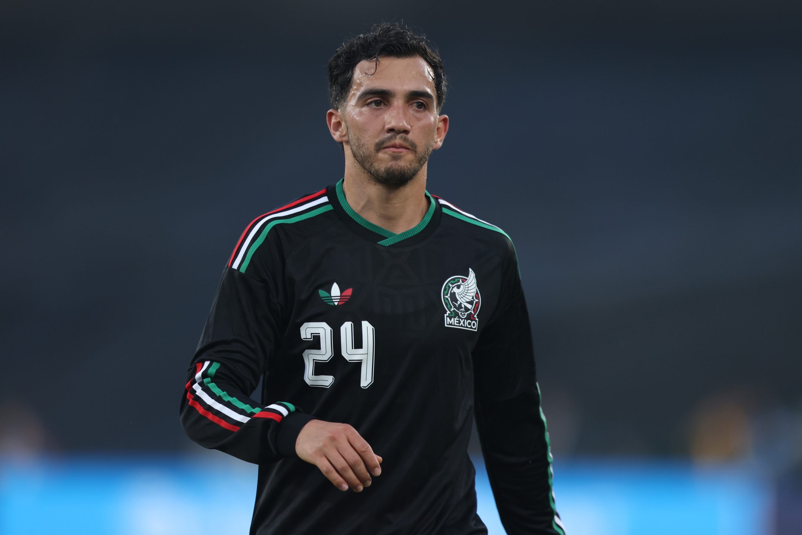 Luis Chávez llega a CDMX y sorprende a aficionados del América tras fichaje fallido