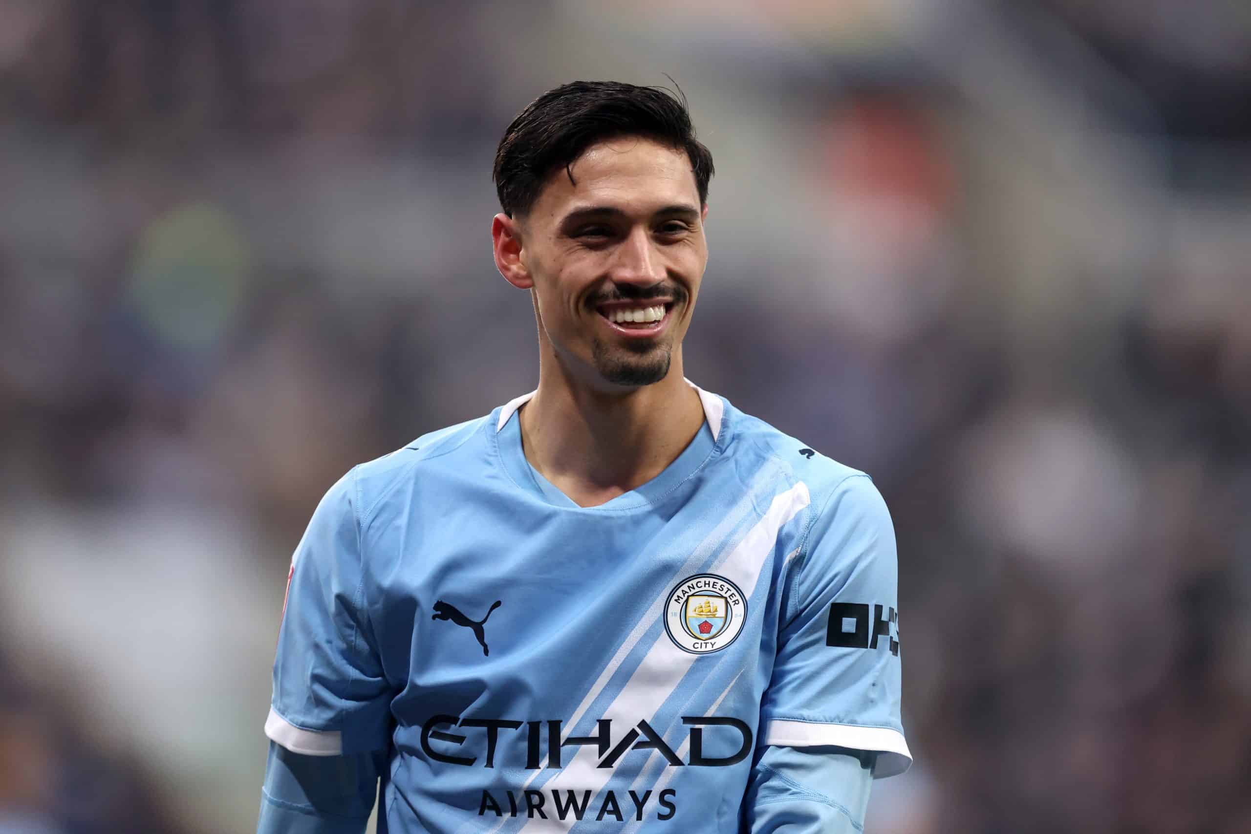 “No quiero tener que volver a trabajar cuando termine mi carrera”: Reijnders explica por qué dejó al Manchester City y defiende su millonario salto a Arabia