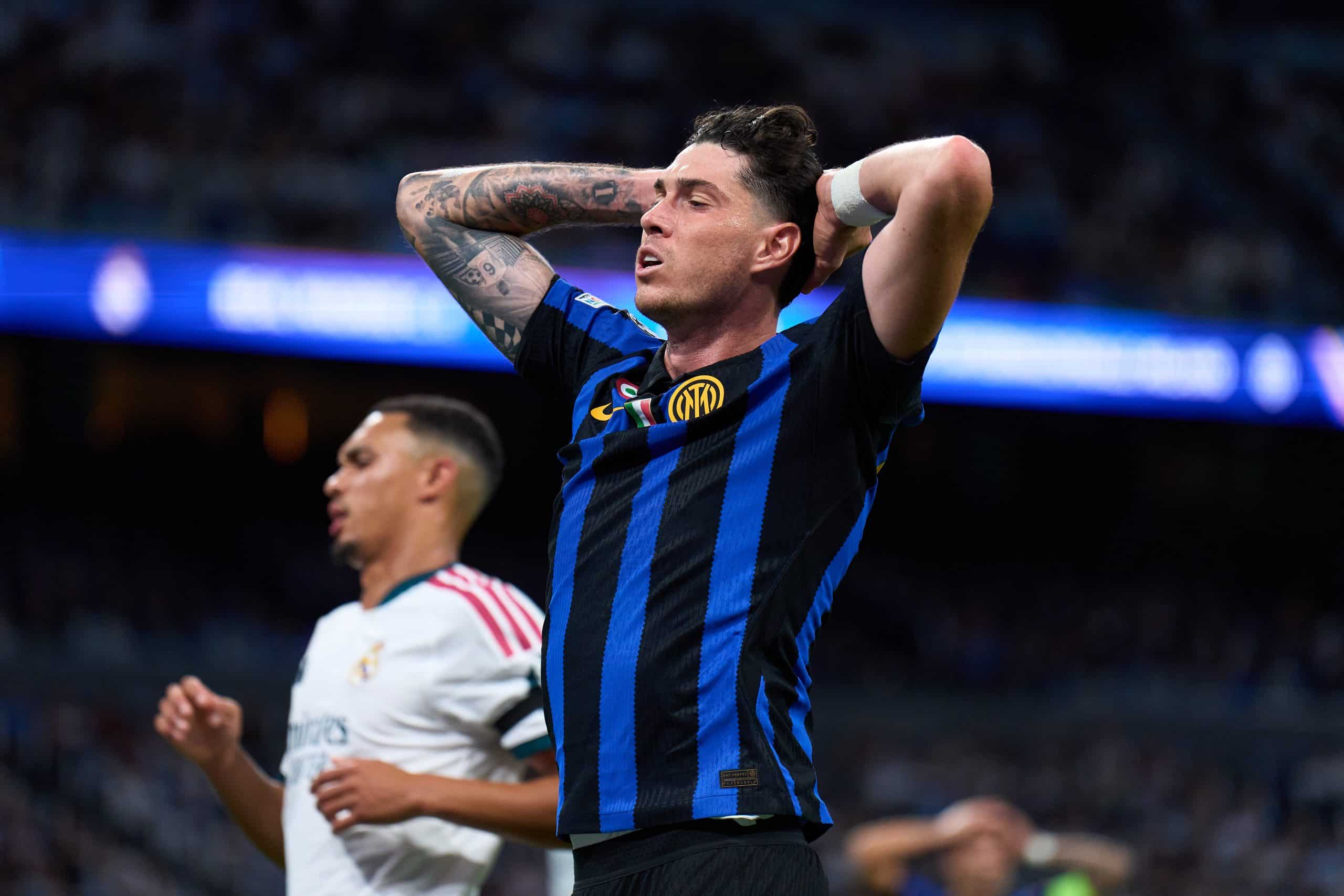 Bastoni vuelve a escena: Manchester City, Chelsea y Liverpool siguen al central del Inter