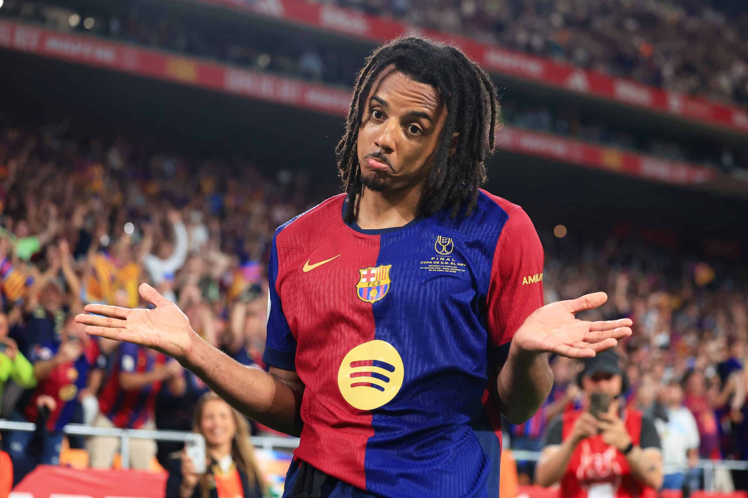 Cinco gigantes de la Premier siguen a Jules Koundé ante su pérdida de protagonismo en el Barça