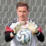 Ter Stegen responde a las críticas en el Ajax: detiene un penalti y busca recuperar su mejor versión