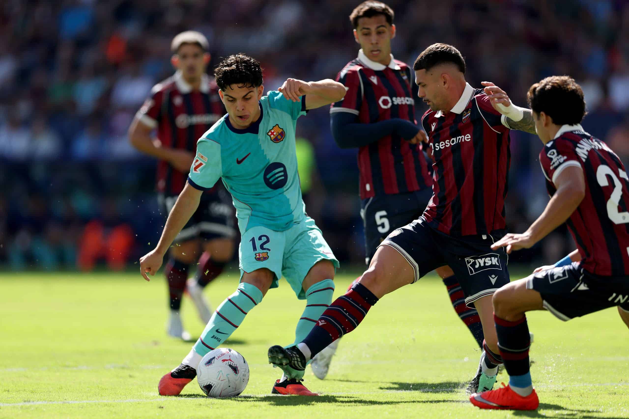 Barcelona blinda a Xavi Espart hasta 2030 tras su espectacular irrupción con Flick