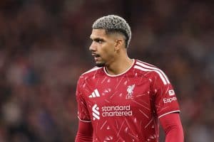 El agente de Ronald Araújo desmiente dudas sobre su futuro en Liverpool: “Son rumores sin fundamento”