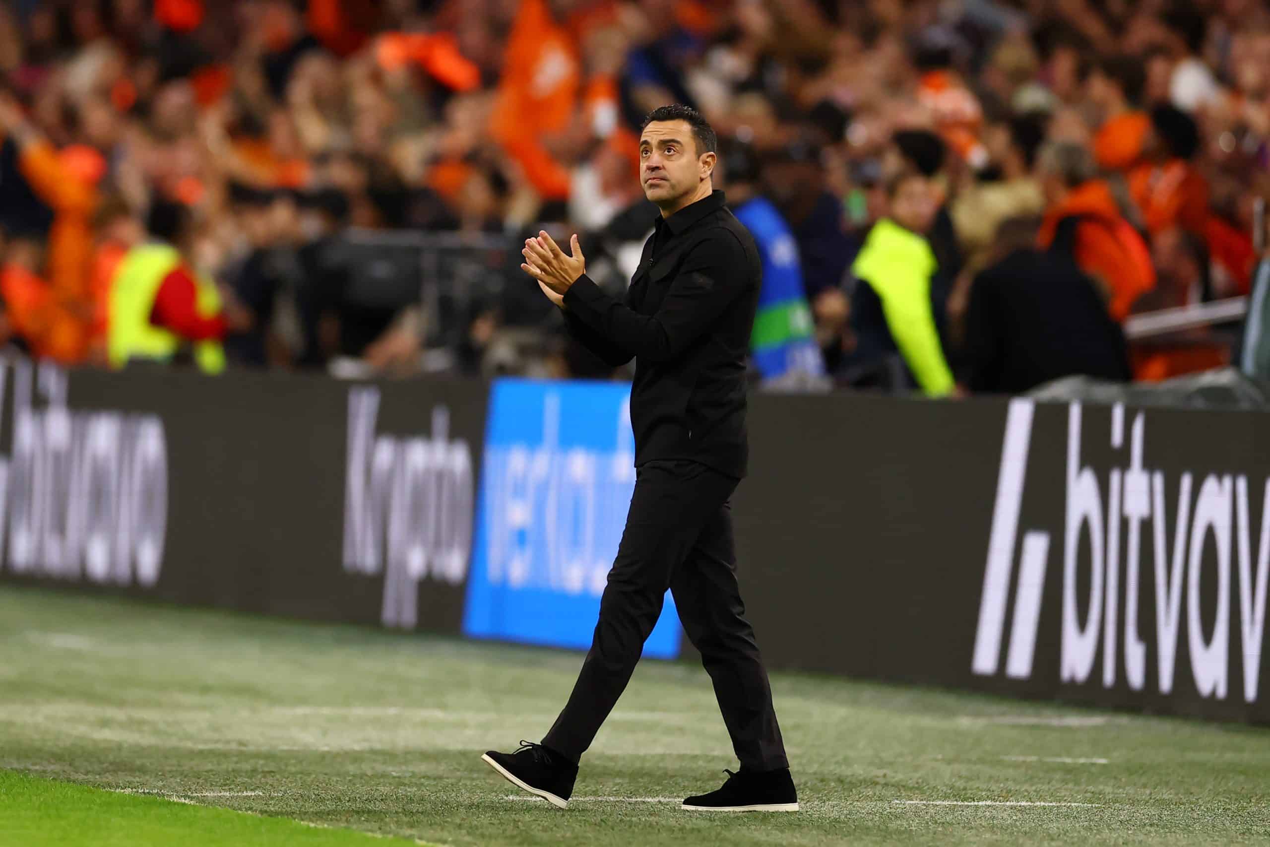 Xavi Hernández convence en Países Bajos y cierra su primer gran examen con cuatro partidos invicto