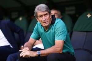 Pellegrini explota contra el arbitraje tras la derrota del Betis ante el Barcelona: “Decisiones incomprensibles”